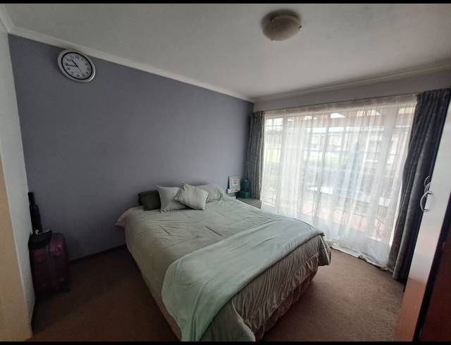 3 BEDROOM TOWNHOUSE FOR SALE IN CASTLEVIEW